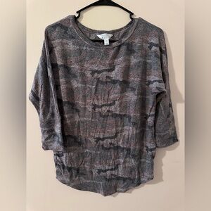 Market & Spruce pink and Gray Camo Long Sleeve Relaxed Top
